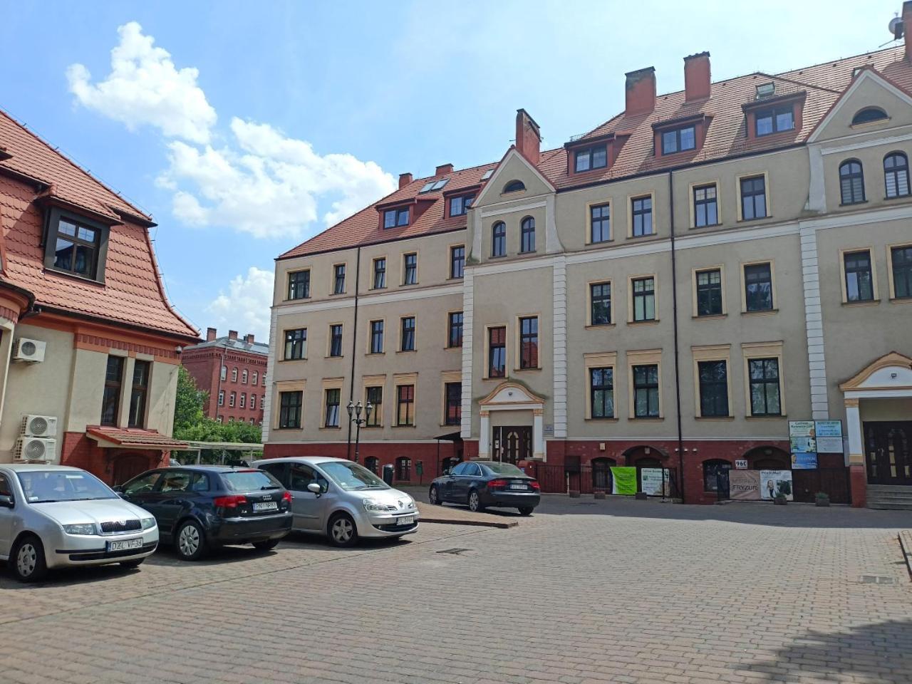 Lemuria Pokoje Hostel Chojnowska A Legnica Exterior photo
